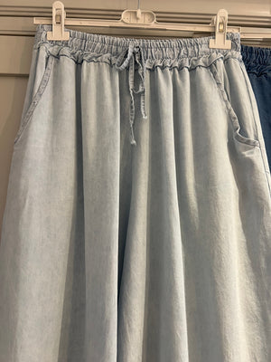 Open image in slideshow, Wide Leg trousers, denim wash 👖🩵✨
